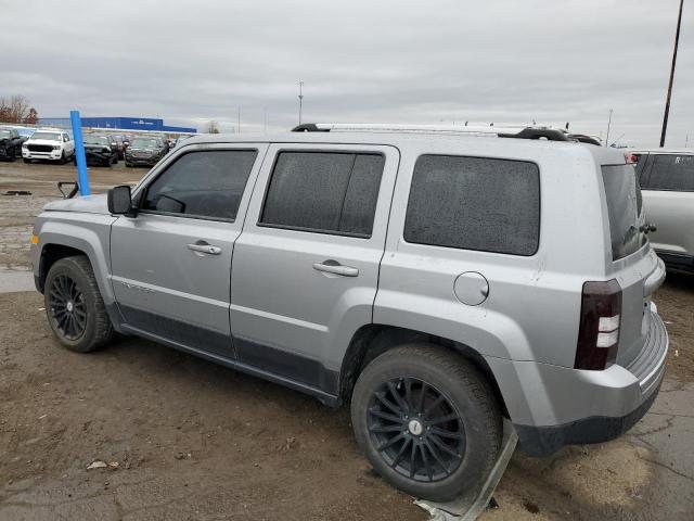 1C4NJPFA5HD209380 - 2017 JEEP PATRIOT LATITUDE SILVER photo 2