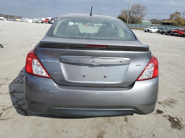 3N1CN7AP5JL863760 - 2018 NISSAN VERSA S GRAY photo 6