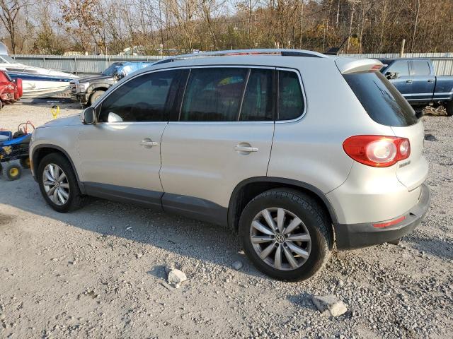 WVGAV7AX8BW546504 - 2011 VOLKSWAGEN TIGUAN S SILVER photo 2