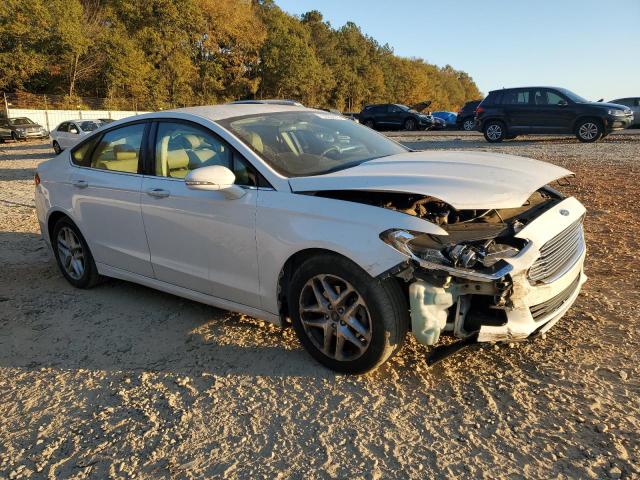 3FA6P0H77ER278091 - 2014 FORD FUSION SE WHITE photo 4