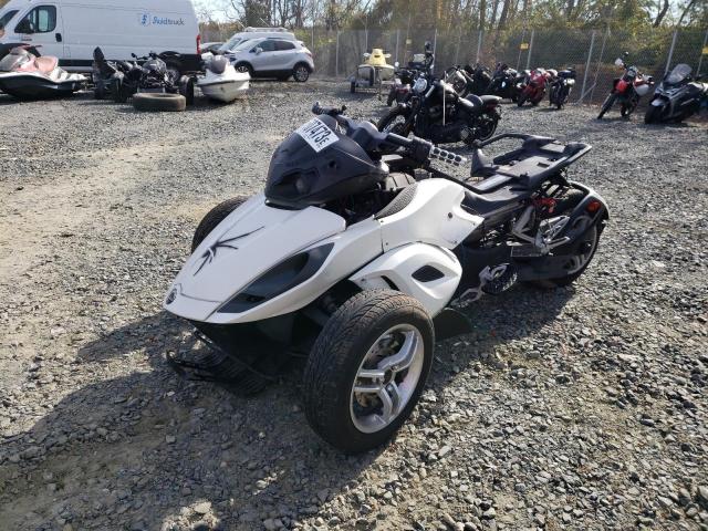 2BXJADA10CV000517 - 2012 CAN-AM SPYDER ROA RS WHITE photo 2