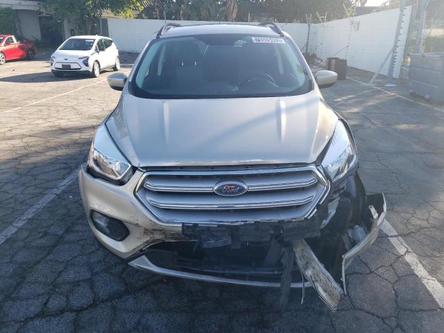 1FMCU9GDXJUD49459 - 2018 FORD ESCAPE SE BEIGE photo 5