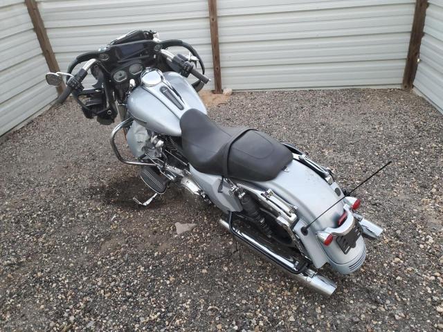 1HD1KHC17PB654458 - 2023 HARLEY-DAVIDSON FLTRX 银色 照片 3