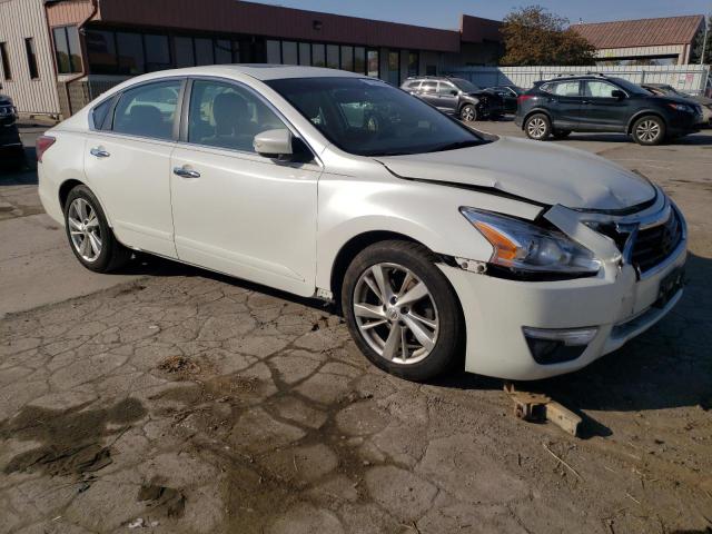 1N4AL3AP0FC113615 - 2015 NISSAN ALTIMA 2.5 WHITE photo 4