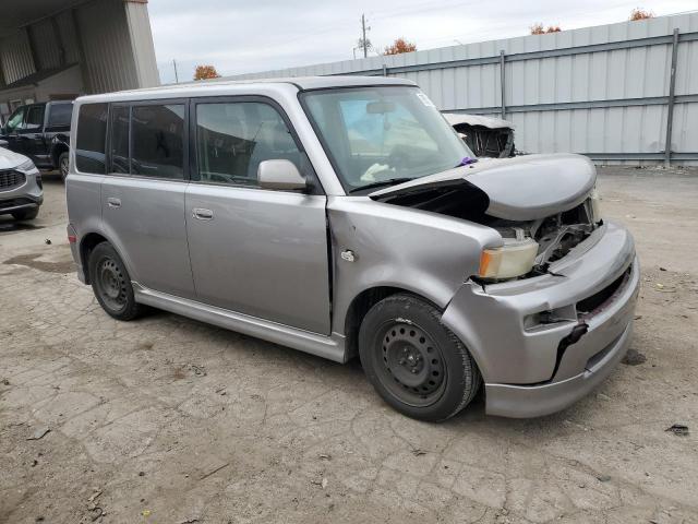 JTLKT324454000055 - 2005 TOYOTA SCION XB SILVER photo 4