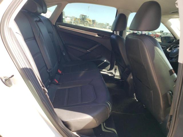 1VWDT7A31HC069393 - 2017 VOLKSWAGEN PASSAT R-LINE أبيض صورة 10