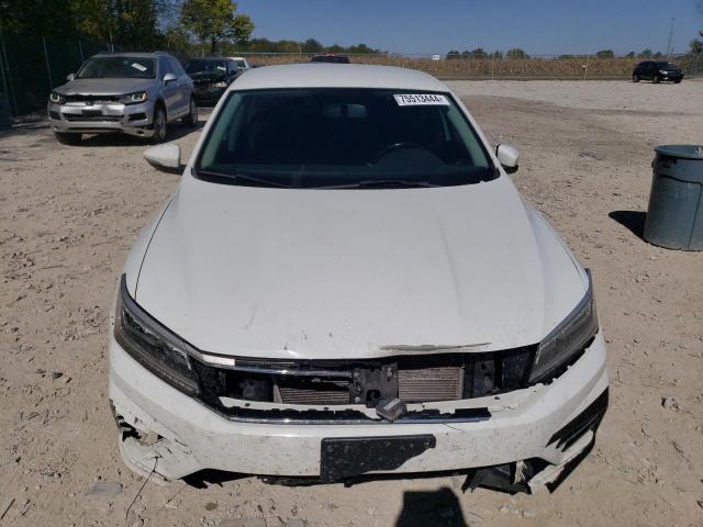 1VWDT7A31HC069393 - 2017 VOLKSWAGEN PASSAT R-LINE أبيض صورة 5