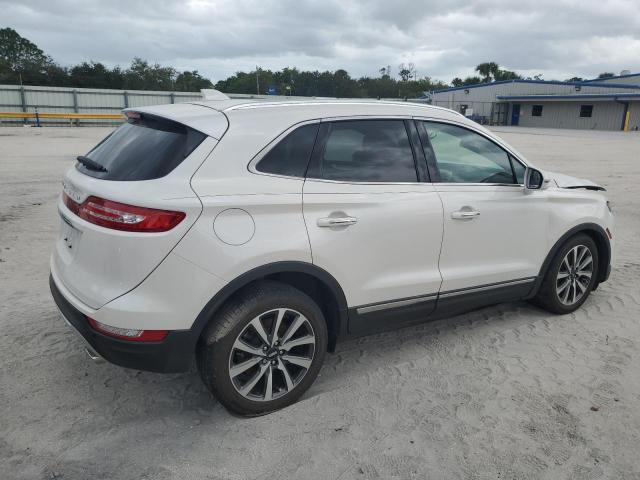 5LMCJ3C92KUL38400 - 2019 LINCOLN MKC RESERVE თეთრი ფოტო 3