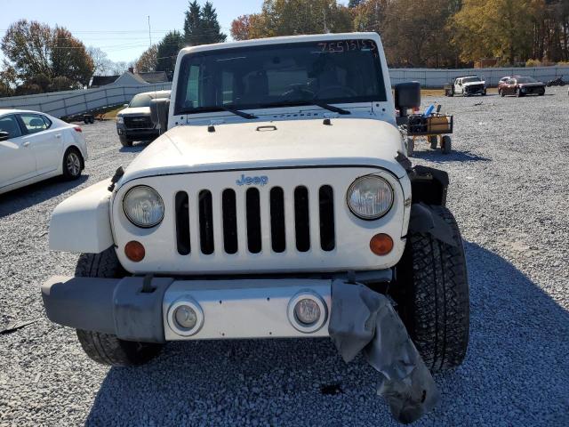 1J4BA5H14AL186457 - 2010 JEEP WRANGLER U SAHARA თეთრი ფოტო 5