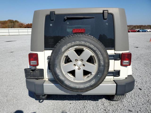 1J4BA5H14AL186457 - 2010 JEEP WRANGLER U SAHARA თეთრი ფოტო 6