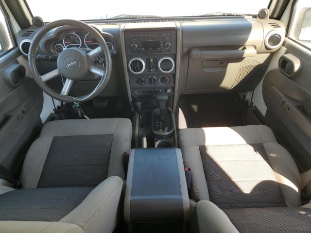 1J4BA5H14AL186457 - 2010 JEEP WRANGLER U SAHARA თეთრი ფოტო 8