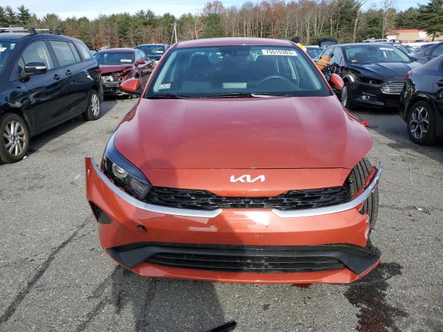 3KPF24AD8PE555907 - 2023 KIA FORTE LX ORANGE photo 5