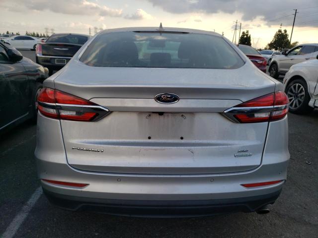 3FA6P0HDXKR134665 - 2019 FORD FUSION SE SILVER photo 6