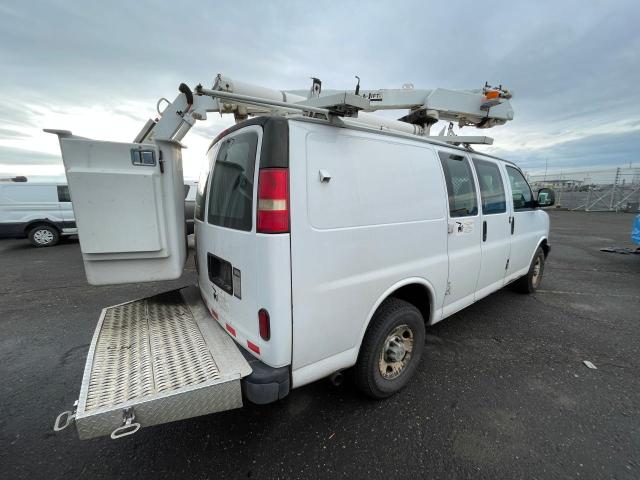 1GCHG35U471166683 - 2007 CHEVROLET EXPRESS G3 WHITE photo 3