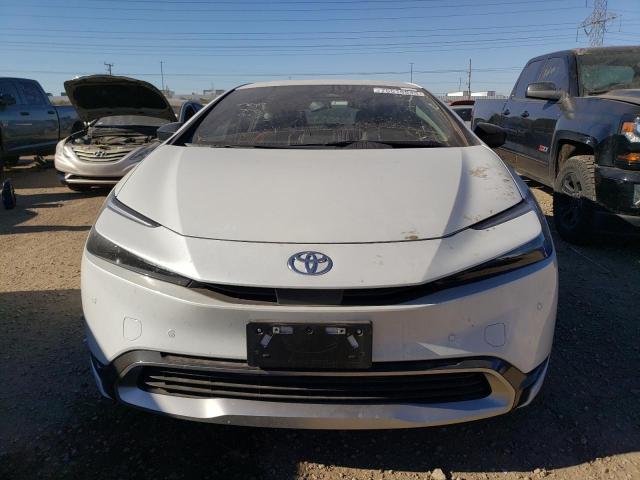 JTDACACU0P3001058 - 2023 TOYOTA PRIUS PRIM SE WHITE photo 5