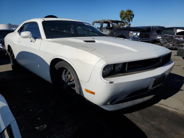 2C3CDYAG8CH118216 - 2012 DODGE CHALLENGER SXT WHITE photo 4