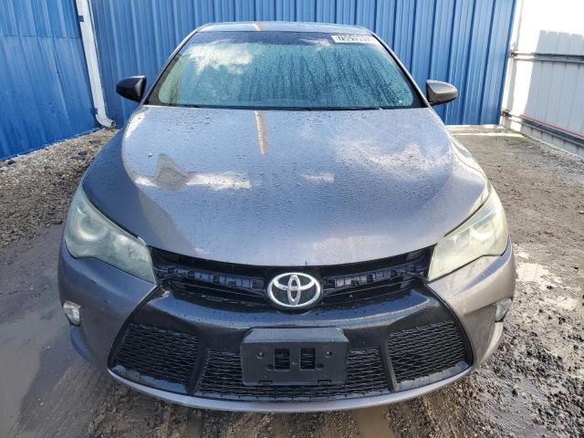 4T1BF1FK8GU194989 - 2016 TOYOTA CAMRY LE GRAY photo 5