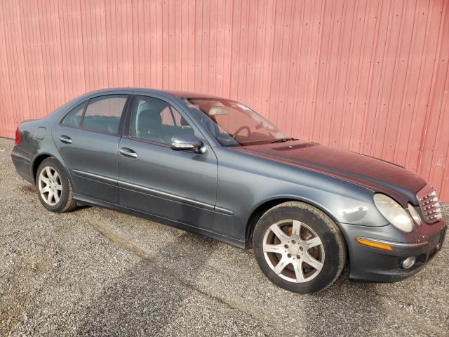 WDBUF22X98B209256 - 2008 MERCEDES-BENZ E 320 CDI GRAY photo 4