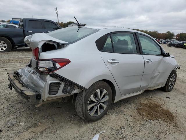 3KPA24AD0PE513693 - 2023 KIA RIO LX SILVER photo 3