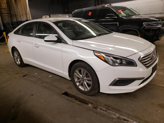 5NPE24AF9HH575965 - 2017 HYUNDAI SONATA SE WHITE photo 4