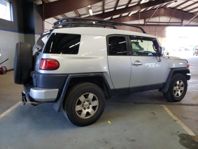 JTEBU11F870071507 - 2007 TOYOTA FJ CRUISER SILVER photo 3