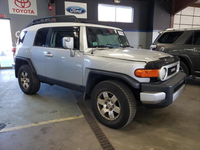 JTEBU11F870071507 - 2007 TOYOTA FJ CRUISER SILVER photo 4