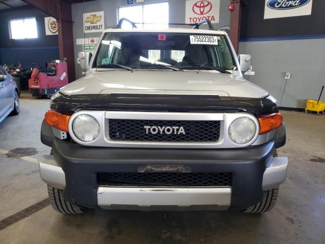 JTEBU11F870071507 - 2007 TOYOTA FJ CRUISER SILVER photo 5