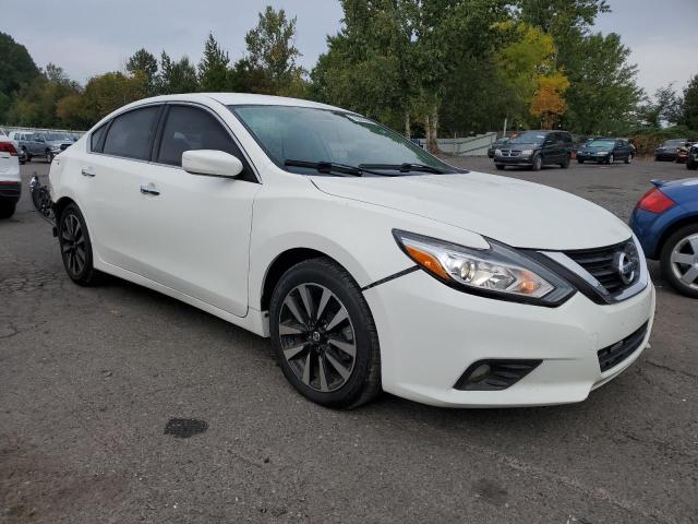 1N4AL3AP8JC245417 - 2018 NISSAN ALTIMA 2.5 WHITE photo 4