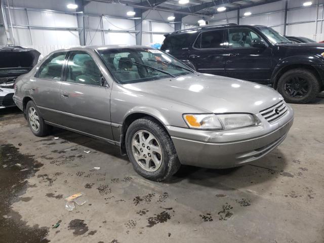 4T1BF28K0WU072936 - 1998 TOYOTA CAMRY CE SILVER photo 4