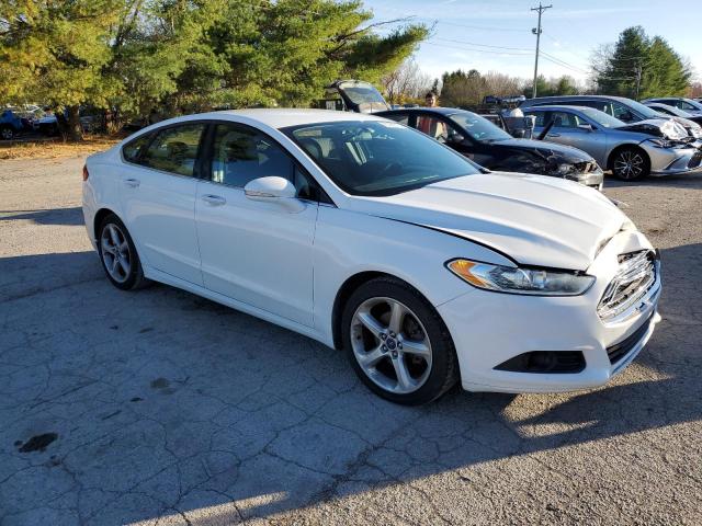 3FA6P0HDXGR267174 - 2016 FORD FUSION SE WHITE photo 4