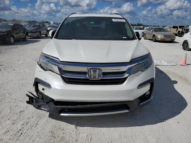 5FNYF5H90KB020173 - 2019 HONDA PILOT TOURING WHITE photo 5