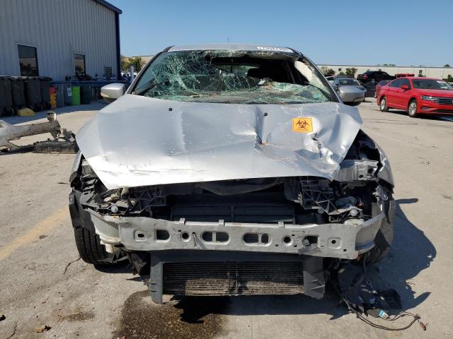 1FADP3K21FL268856 - 2015 FORD FOCUS SE SILVER photo 5