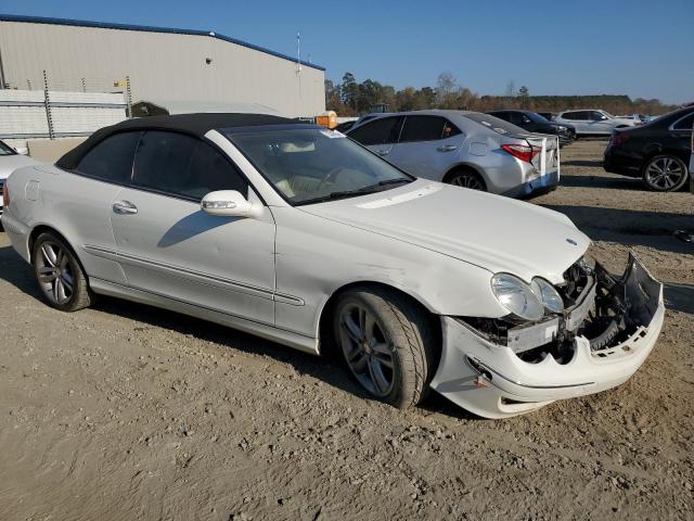 WDBTK56F58F244461 - 2008 MERCEDES-BENZ CLK 350 WHITE photo 4