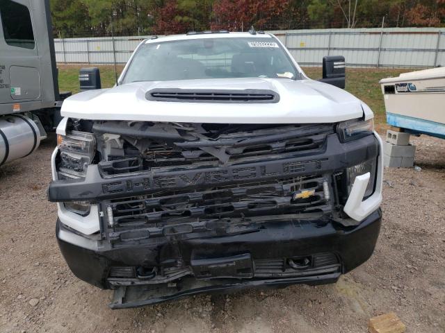 1GB4YSEY5PF147639 - 2023 CHEVROLET SILVERADO K3500 WHITE photo 5