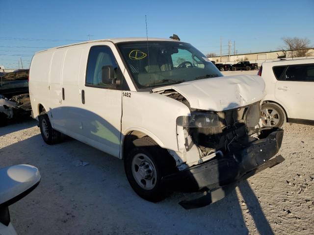 1GCWGAFG8K1300656 - 2019 CHEVROLET EXPRESS G2 WHITE photo 4