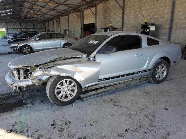 1ZVFT80N575321490 - 2007 FORD MUSTANG SILVER photo 1