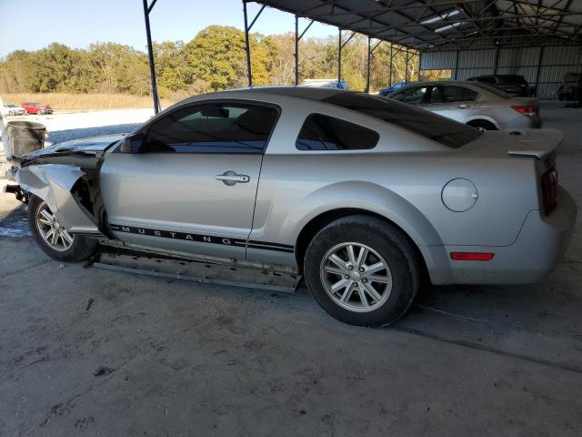 1ZVFT80N575321490 - 2007 FORD MUSTANG SILVER photo 2