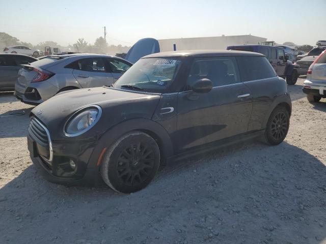 2018 MINI COOPER, 