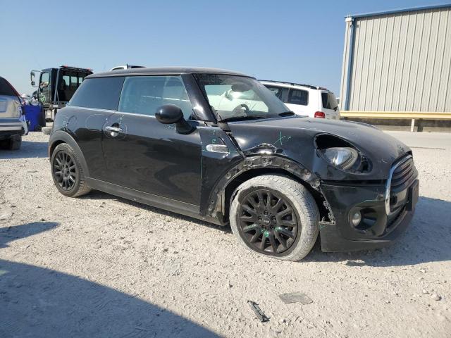 WMWXP5C59J3C65319 - 2018 MINI COOPER BLACK photo 4
