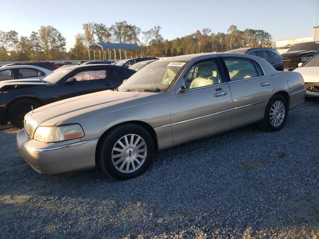 1LNHM81W74Y633171 - 2004 LINCOLN TOWN CAR EXECUTIVE Gold Foto 1