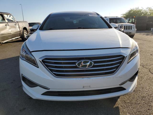 5NPE24AF4HH486207 - 2017 HYUNDAI SONATA SE WHITE photo 5