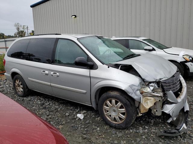 2A4GP54LX6R859939 - 2006 CHRYSLER TOWN & COU TOURING ვერცხლისფერი ფოტო 4