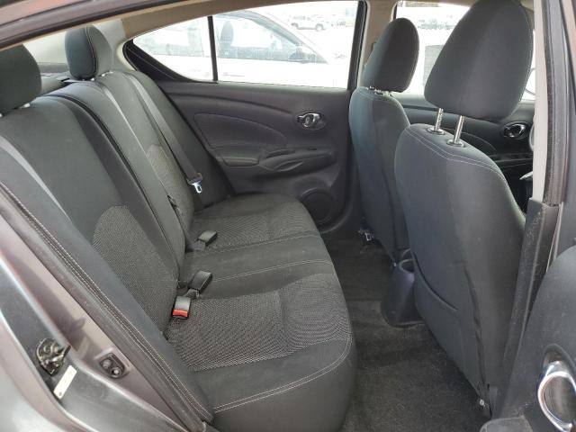 3N1CN7AP6HL802962 - 2017 NISSAN VERSA S SILVER photo 10