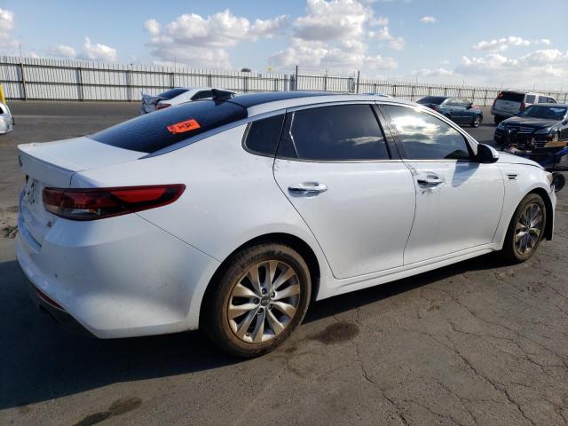 5XXGT4L36JG243296 - 2018 KIA OPTIMA LX WHITE photo 3