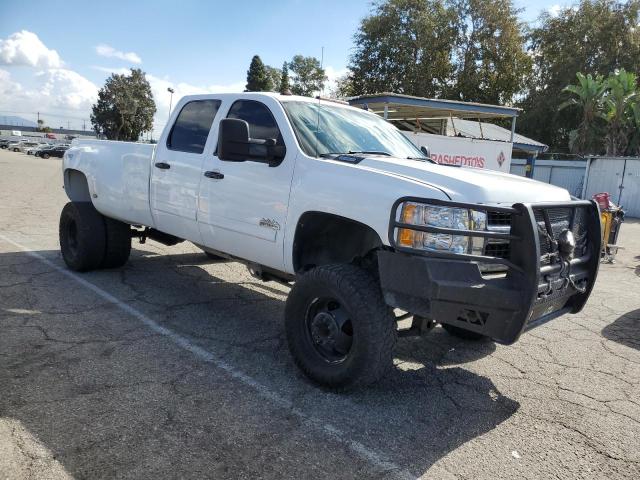 1GCJC33688F137368 - 2008 CHEVROLET SILVERADO C3500 WHITE photo 4