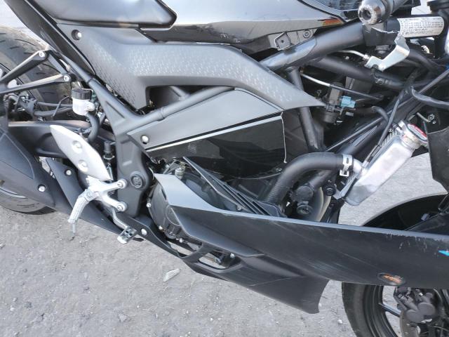 MH3RH18Y0PK012715 - 2023 YAMAHA YZFR3 A BLACK photo 7