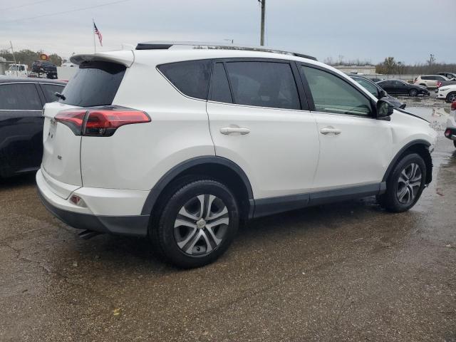 JTMZFREV6JJ207230 - 2018 TOYOTA RAV4 LE WHITE photo 3