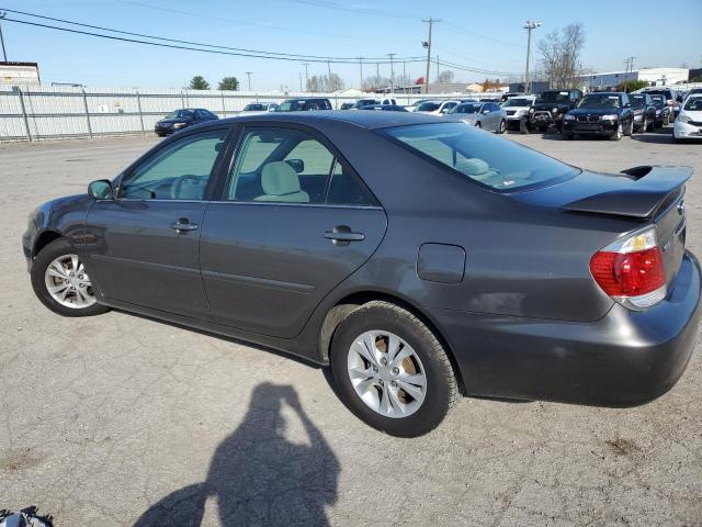 4T1BE32K05U524870 - 2005 TOYOTA CAMRY LE GRAY photo 2