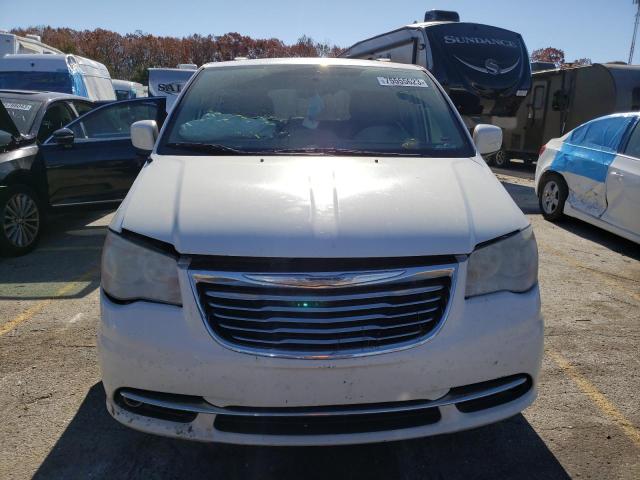 2C4RC1BG8DR657834 - 2013 CHRYSLER TOWN & COU TOURING WHITE photo 5