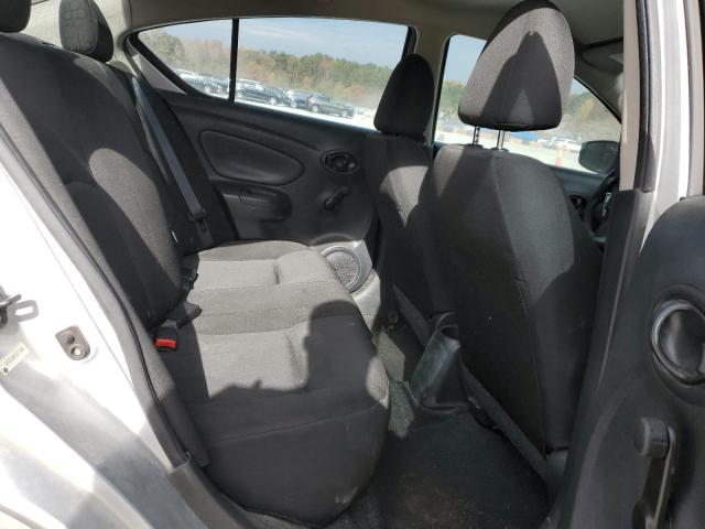 3N1CN7APXKL877445 - 2019 NISSAN VERSA S SILVER photo 10